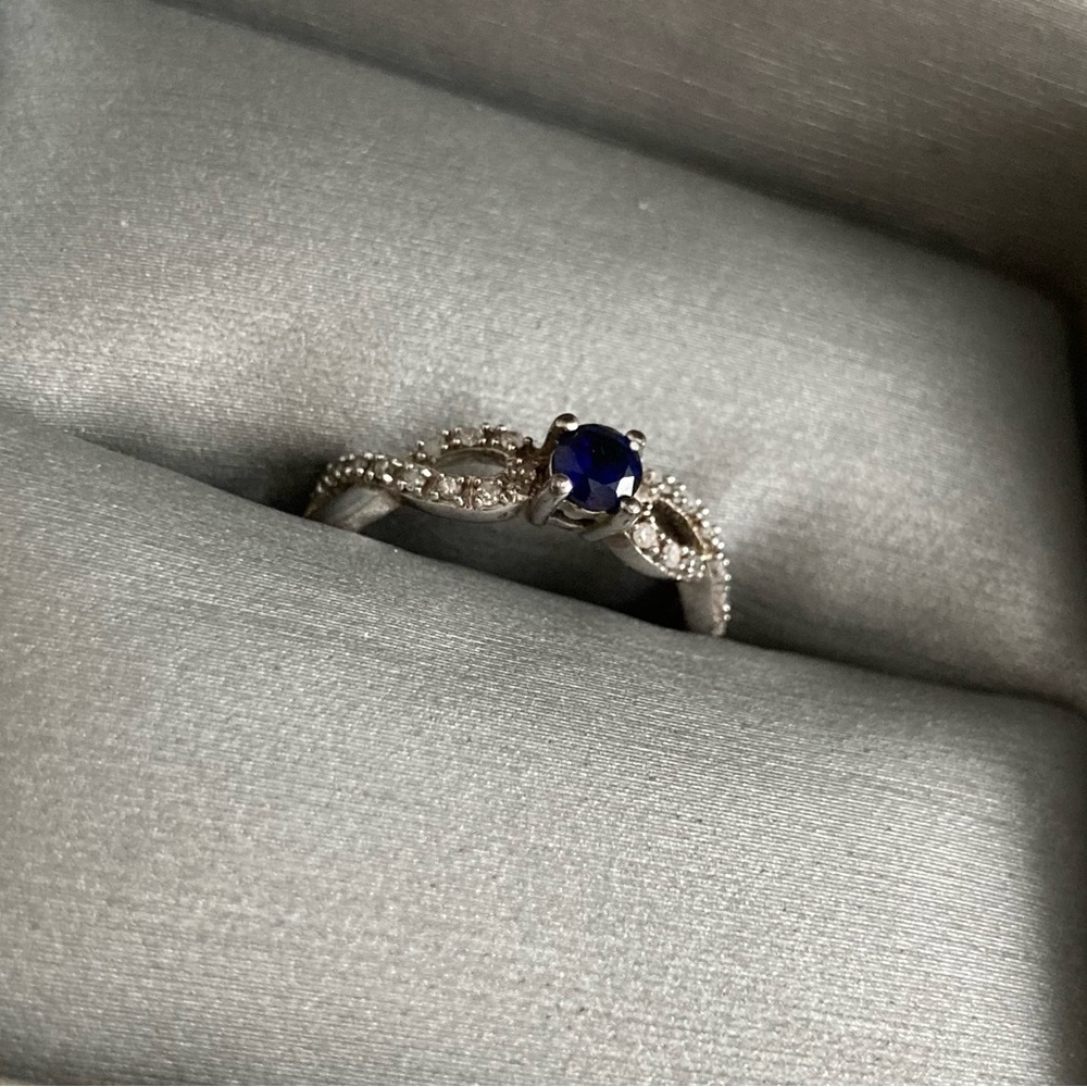 Zales 3.5mm Tanzanite Ring (Size 4.5)